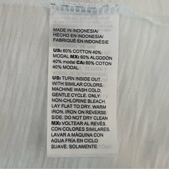 Chico’s White Short Sleeve Tee Shirt w/Leaf Print - Picture 8 of 8